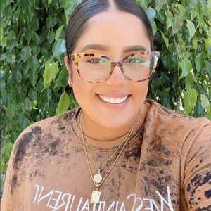 Meet your Posher, Fatima